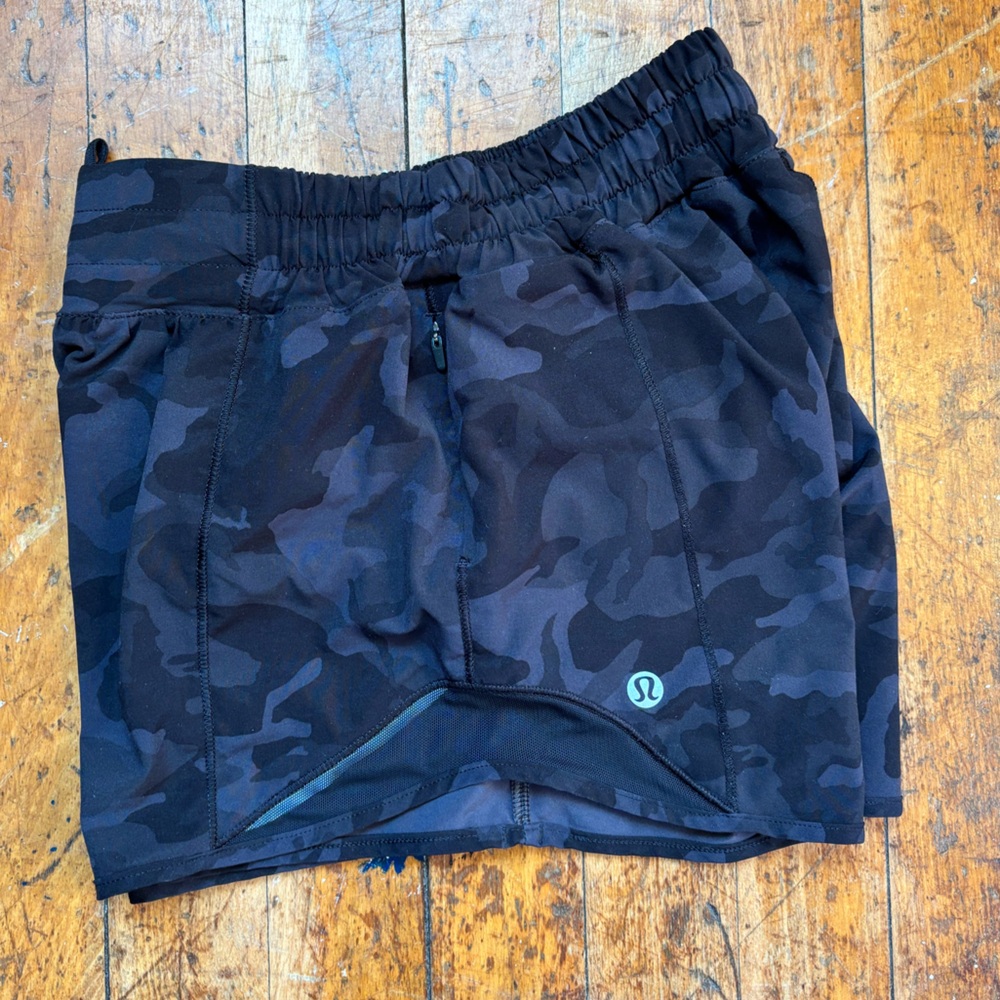 Lululemon Hotty hot shorts 4 inch inseam black camo